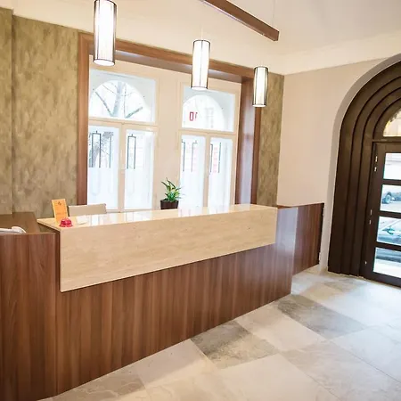 Bell Hotel 3*
