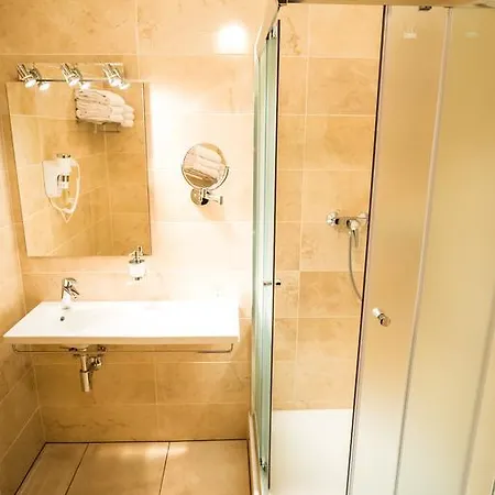 Bell Hotel 3*