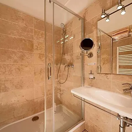 Ξενοδοχείο Bell 3*