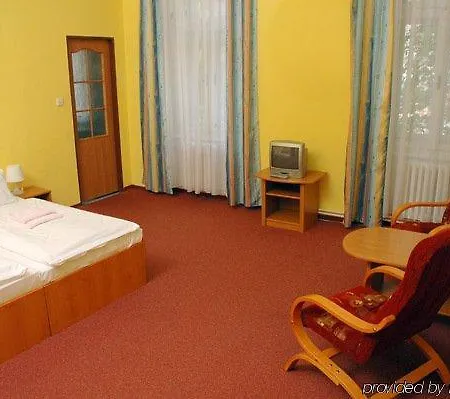 Bell Hotel 3*